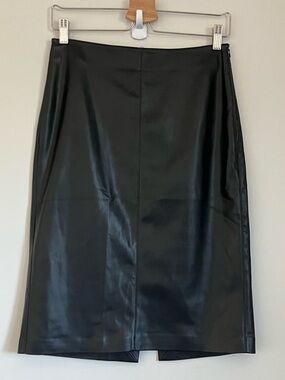 MNG by Mango Faux Leather Pencil Skirt Side Zip Black Womens Size 4 EUC